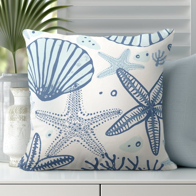 Coastal Blue White Throw Kissen (Transform Your Room with Coastal Throw Pillows.)