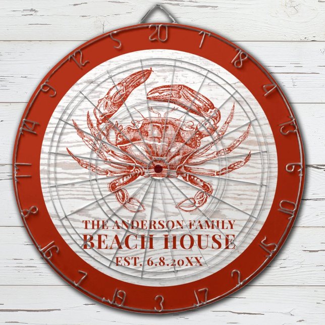 Coastal Crab Beach House Rustikaler Name Dartscheibe (A rustic beach house dart board decorated with a red crab, and your name and established date)