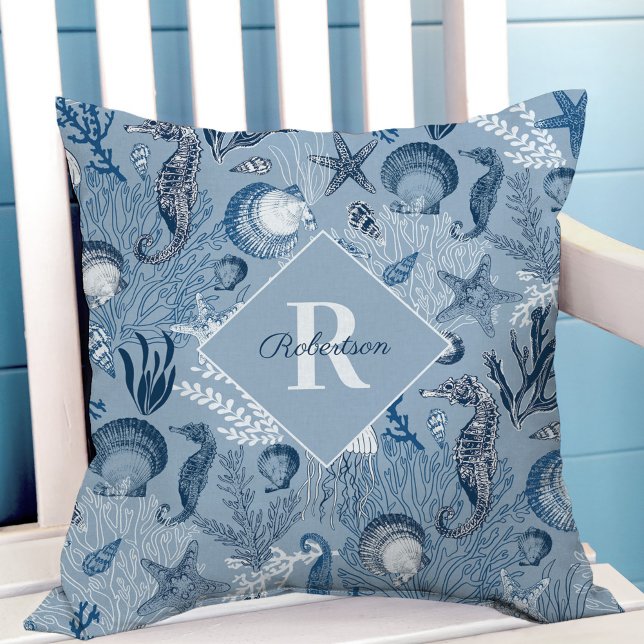 Coastal Monogram Blue Ocean Life Kissen (Von Creator hochgeladen)