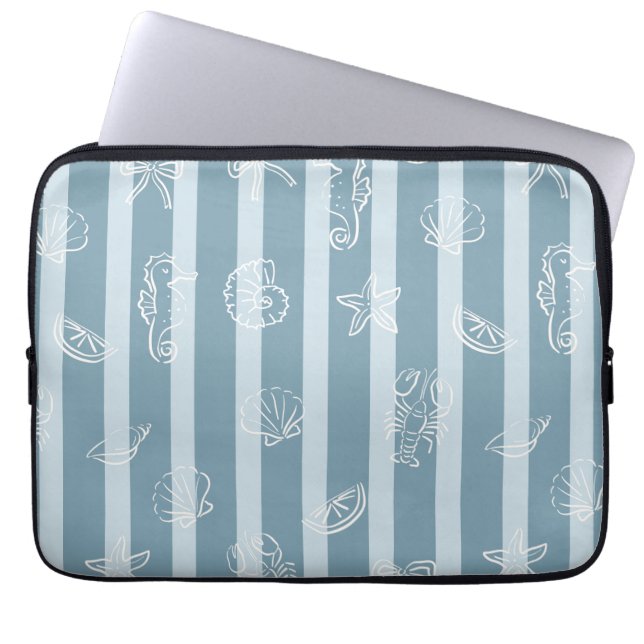 Coastal Nautical Pattern | Blue Sea Shell & Seahor Laptopschutzhülle (Vorderseite)