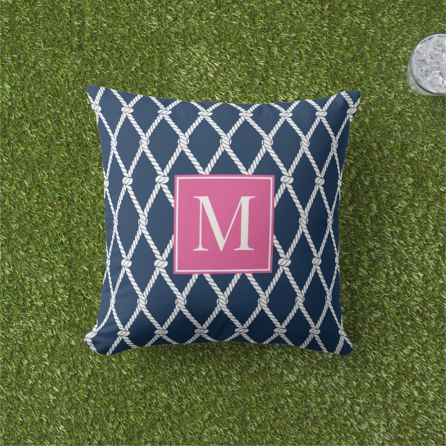 Coastal Preppy Nautical Monogram – Navy & Hot Pink Kissen (Golfball-Marker)