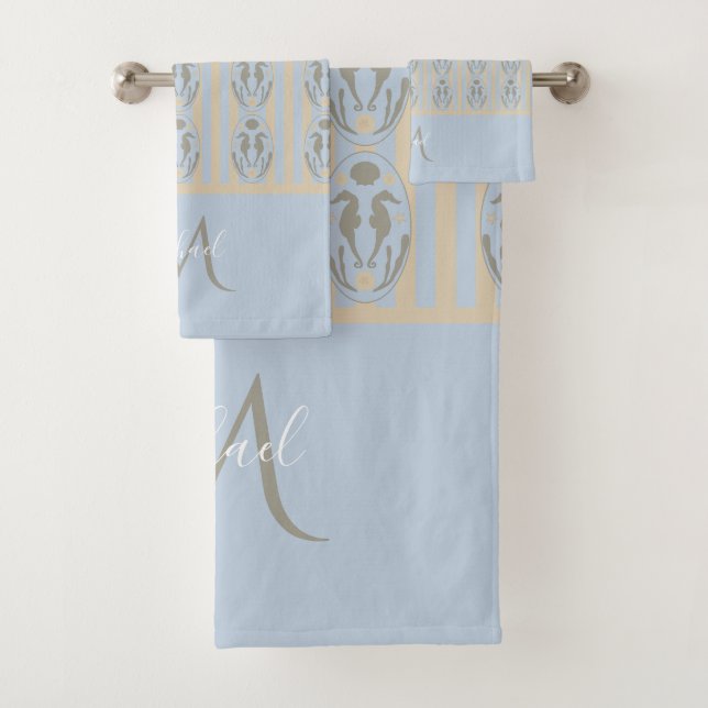 Coastal Seahorse Cameo Blue Cream Strip Monogram  Badhandtuch Set (Insitu)