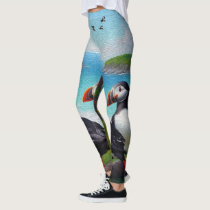 Coastal Trio: Drei Puffins am Strand in Oils Leggings