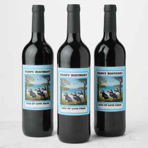 Coastal Trio: Drei Puffins am Strand in Oils Weinetikett