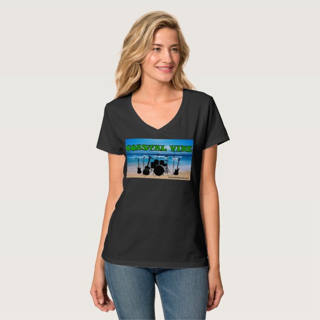 Coastal Vibe Women's V-Neck Fan Shirt (Vorderseite Vollansicht)