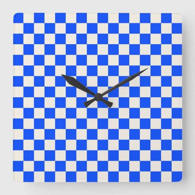 Cobalt and cream checkerboard pattern quadratische wanduhr (Vorderseite)