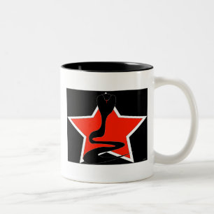 Cobra mit Red Star Tasse
