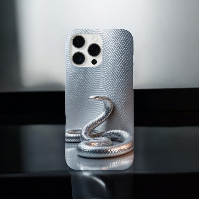 Cobra - Schlangenschild iPhone Hülle (Von Creator hochgeladen)