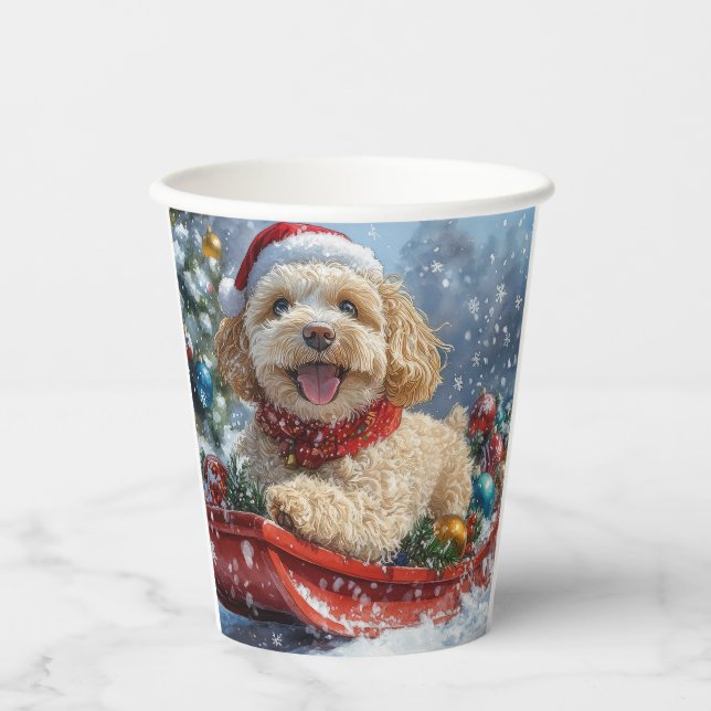 Cockapoo Hund in Sledge Lass es Schnee Weihnachten Pappbecher (Vorderseite)