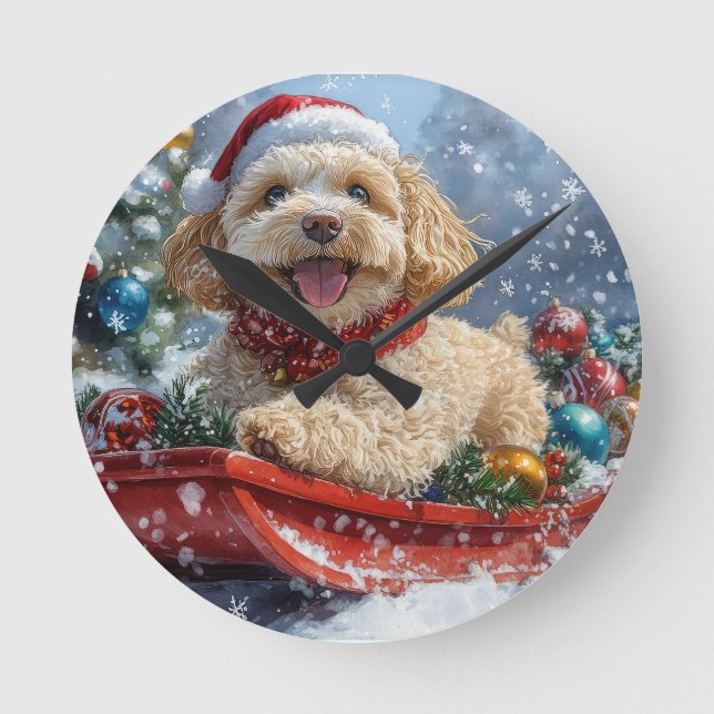 Cockapoo Hund in Sledge Lass es Schnee Weihnachten Runde Wanduhr (Vorderseite)