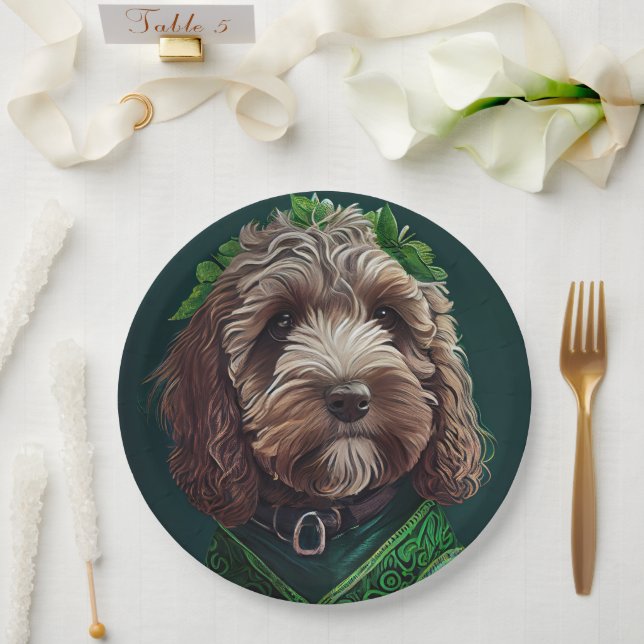 Cockapoo Hund in St. Patrick's Day Dress Pappteller (Hochzeit)
