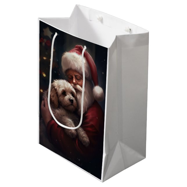 Cockapoo mit dem Weihnachtsmann Weihnachten Mittlere Geschenktüte (Vorderseite Schrägansicht)