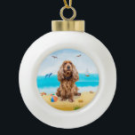 Cocker Spaniel Dog on Beach Keramik Kugel-Ornament<br><div class="desc">Ein Cocker Spaniel Hund sitzt am Strand,  ist eine gute Geschenkidee für jemanden,  der diese Hundefresse Liebe.</div>