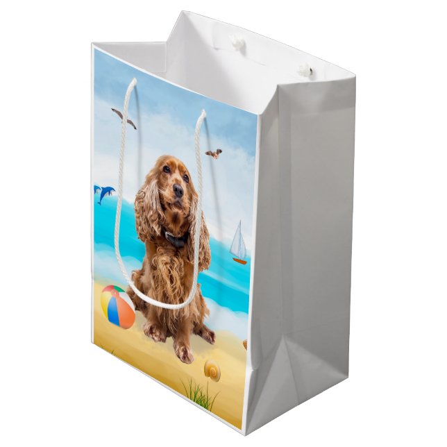 Cocker Spaniel Dog on Beach Mittlere Geschenktüte (Vorderseite Schrägansicht)