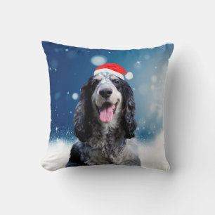 Cocker Spaniel Hund mit Weihnachts-Weihnachtsmannm Kissen