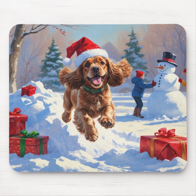 Cocker Spaniel läuft in Schnee mit Weihnachtshut Mousepad (Vorne)