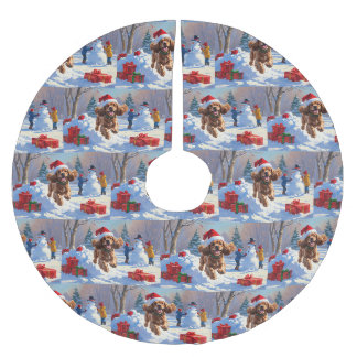 Cocker Spaniel läuft in Schnee mit Weihnachtshut Polyester Weihnachtsbaumdecke