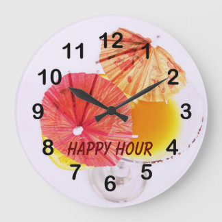 Cocktail mit bunter Papierregenschirmuhr Große Wanduhr