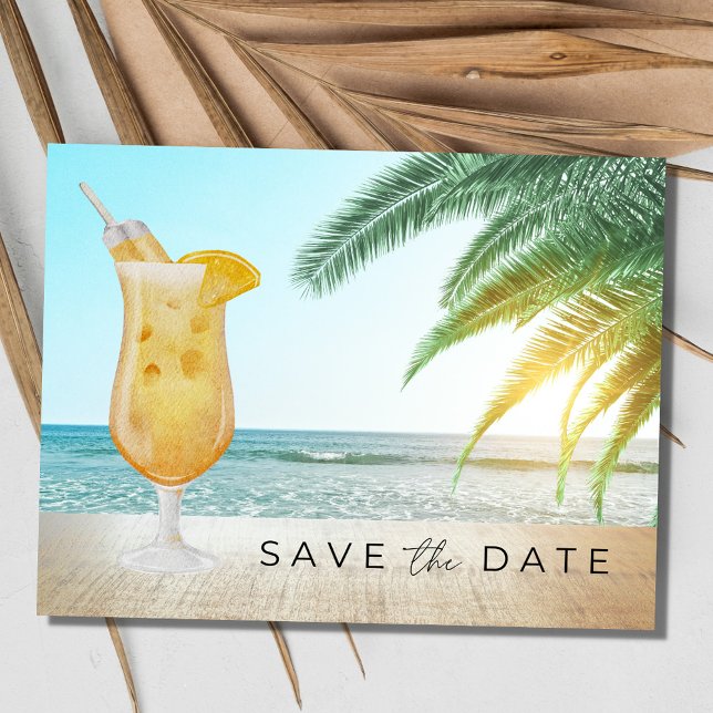 Cocktails am Strand Hochzeit Save the Date Ankündigungspostkarte (Cocktails on the Beach Wedding Save the Date)