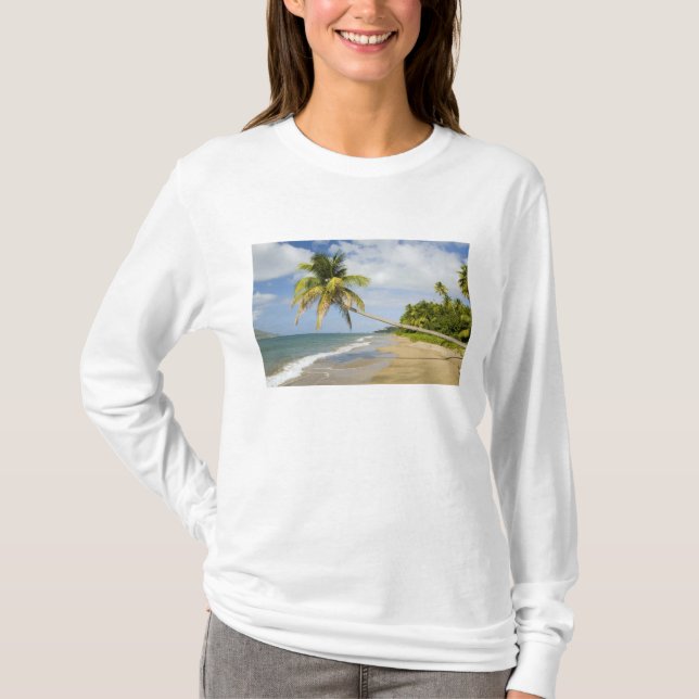 Coconut Grove Beach in Cades Bay, mit St. 2 T-Shirt (Vorderseite)