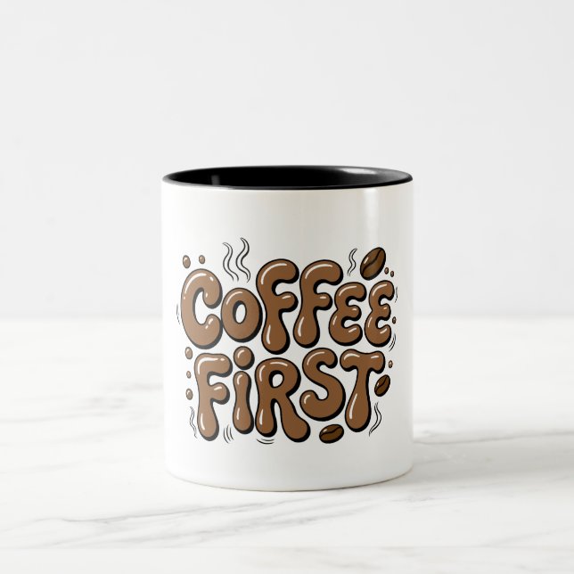 Coffee First Retro Bubble Typography Mug Zweifarbige Tasse (Mittel)