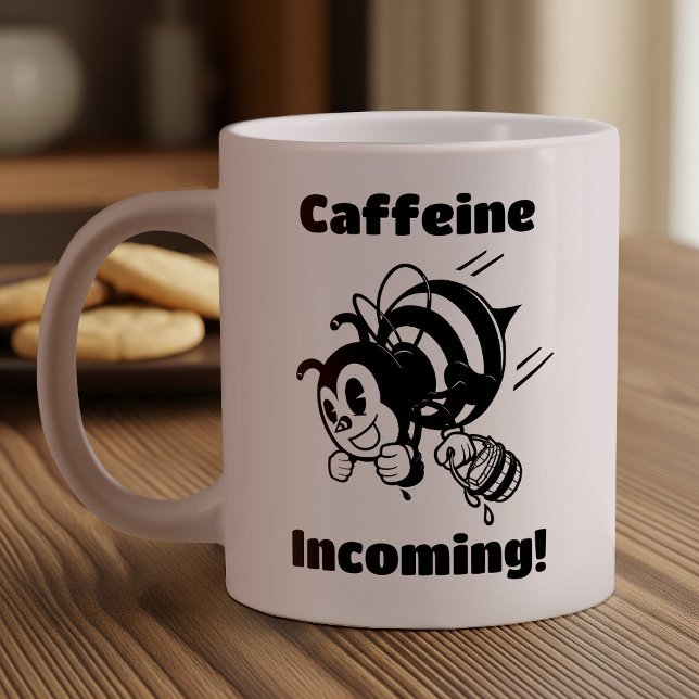 Coffein-Incoming! Funny Bee mit Eimer Cartoon Jumbo-Tasse (Von Creator hochgeladen)