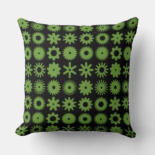 Cogs - Avocado Green on Black Kissen