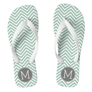 Cohle und Minze Grüne Chevronen Custom Monogram Flip Flops