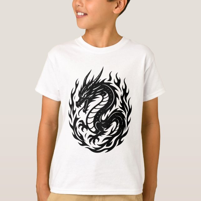 Coiled Fire Dragon Tattoo Style T-Shirt (Vorderseite)