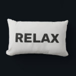Cojines, Cojín de 16" x 16" Kissen Für Draußen<br><div class="desc">Respira hondo, suelta el estrés y deja que la calma te abrace. Este cojín suave y con diseño minimalista lleva impresa la palabra “Relax” como recordatorio diario de que tu paz es prioridad. Perfecto para tu habitación, rincón de lectura o espacio de descanso. 🌿 Material cómodo y resistente 🌙 Diseño...</div>