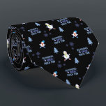 Cold Weather Running Christmas Snowman Krawatte<br><div class="desc">Das Laufen ist Snow Much Fun - kaltes Wetter, Winterlaufsschneemann mit Schneeflocken und Weihnachtsbaum, um Langlaufloipen, Indoor-Track und Feld- oder Marathonläufer anzuheizen. > Lassen Sie uns Läufer motivieren, von den idealen Winterrenntemperaturen zu profitieren und unsere Meilen in Anspruch zu nehmen! > Personalisieren Sie es! Hinzufügen von individuelle Name, Foto oder...</div>