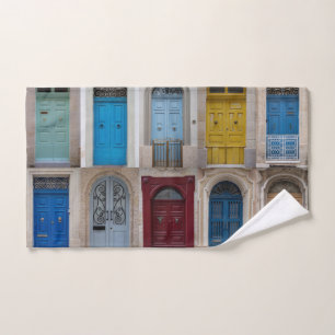 Collage of bunt front doors handtuch