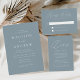 Moderne, elegante, dunkelblaue Monogramm-Hochzeit Runder Aufkleber (Von Creator hochgeladen)