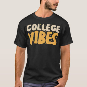 College Vibes College Team Retro 1. Tag T-Shirt