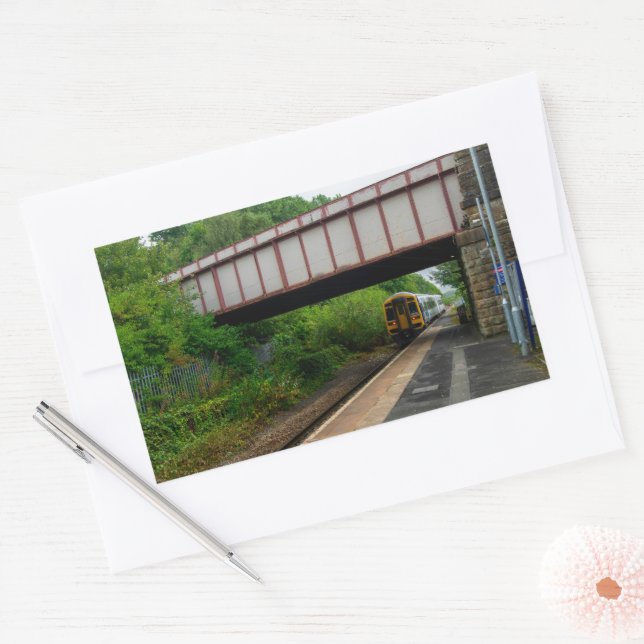 Colne Bound Train Leaving Burnley Barracks Railway Rechteckiger Aufkleber (Umschlag)