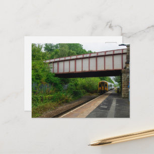 Colne Bound Train Verlässt Burnley Barracks Railwa Postkarte