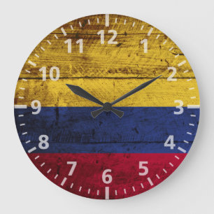 Colombia Flag on Old Wood Grain Große Wanduhr