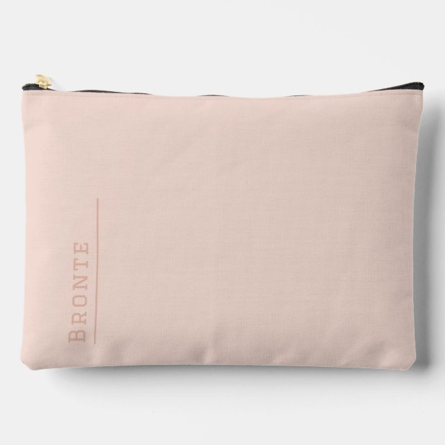Color Flow Monogramm Peachy Coral  Zubehörtasche (Vorderseite)