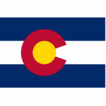 Colorado: Die hundertjährige US-Staatsflagge Fotoskulptur Magnet<br><div class="desc">Im Jahr 1911 suchte der Staat von Colorado, einem Land von atemberaubender Schönheit und grenzenlosen Möglichkeiten, eine Fahne, um seine einzigartige Identität zu symbolisieren. Ein Komitee wurde gegründet, um eine Flagge zu entwerfen, die das Wesen des Jahrhundertkrieges erfassen würde. - Nach viel Bedacht wurde ein Design gewählt, das die natürlichen...</div>