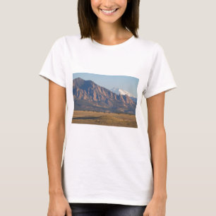 Colorado Rocky Mountains Flatirons mit T-Shirt