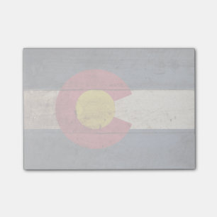 Colorado Staatsflagge auf altem Holzmaserung Post-it Klebezettel