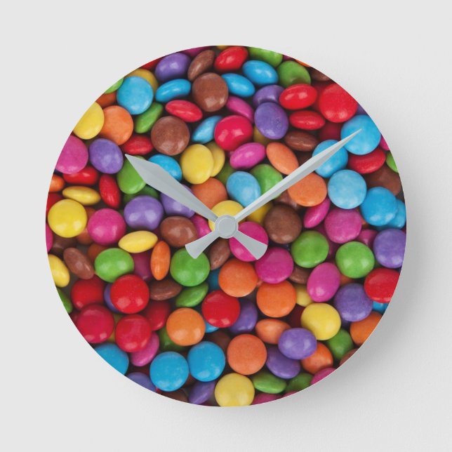 Colorful Button Candy Quirky Runde Wanduhr (Vorderseite)