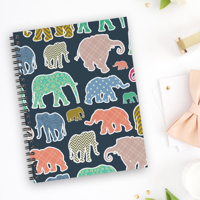 Colorful Elephants, Pattern Of Elephants, Zigzag Planer (Von Creator hochgeladen)