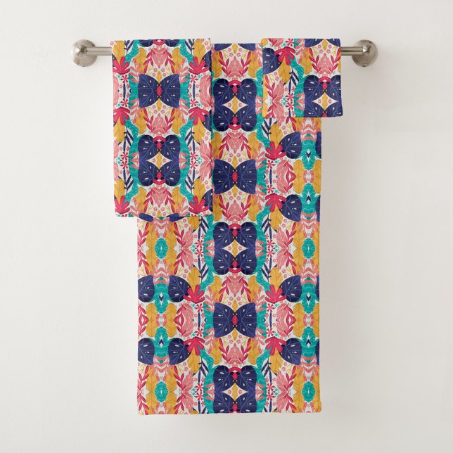 Colorful geometric-patterned towels hang  badhandtuch set (Von Creator hochgeladen)