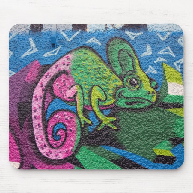 Colorful Graffiti Chameleon Mousepad (Vorne)