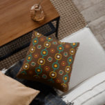 Colorful Mid-Century groovy geometric pattern Kissen<br><div class="desc">Colorful mid-century modern,  geometric patter with a brown background. Groovy retro pillow design.</div>