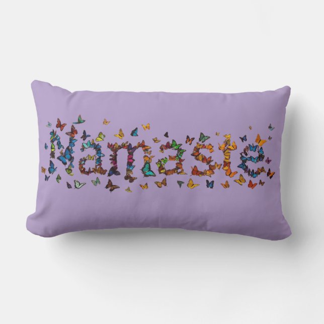 Colorful Namaste Butterflies - Lavender Statement Lendenkissen (Vorderseite)
