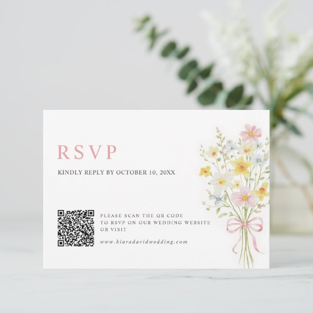 Colorful Spring Wildflower Meadow Wedding QR Code  RSVP Karte (Stehend Vorderseite)