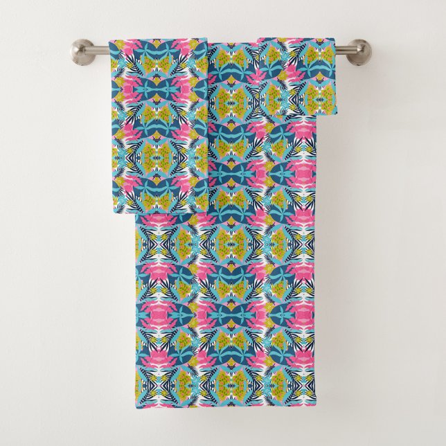 Colorful towel set with vibrant geometric pattern  (Von Creator hochgeladen)