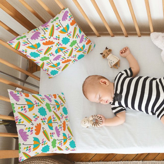 Colorful Umbrellas with Clouds and Raindrops Kissen (Von Creator hochgeladen)